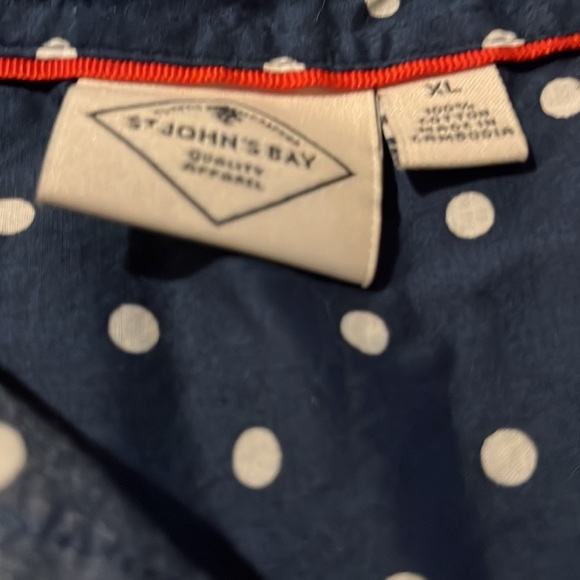 St Johns bay sleeveless shirt button down poka dot shirt - Picture 2 of 3